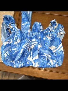 DO+BE Blue and White Tropical Leaf Crop Tank with Ring Strap